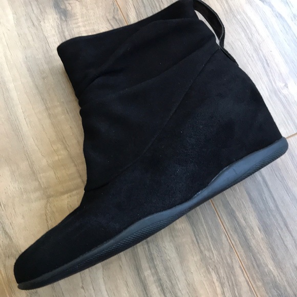 Me Too suede slouch wedge Houston bootie  8.5 - Picture 3 of 12